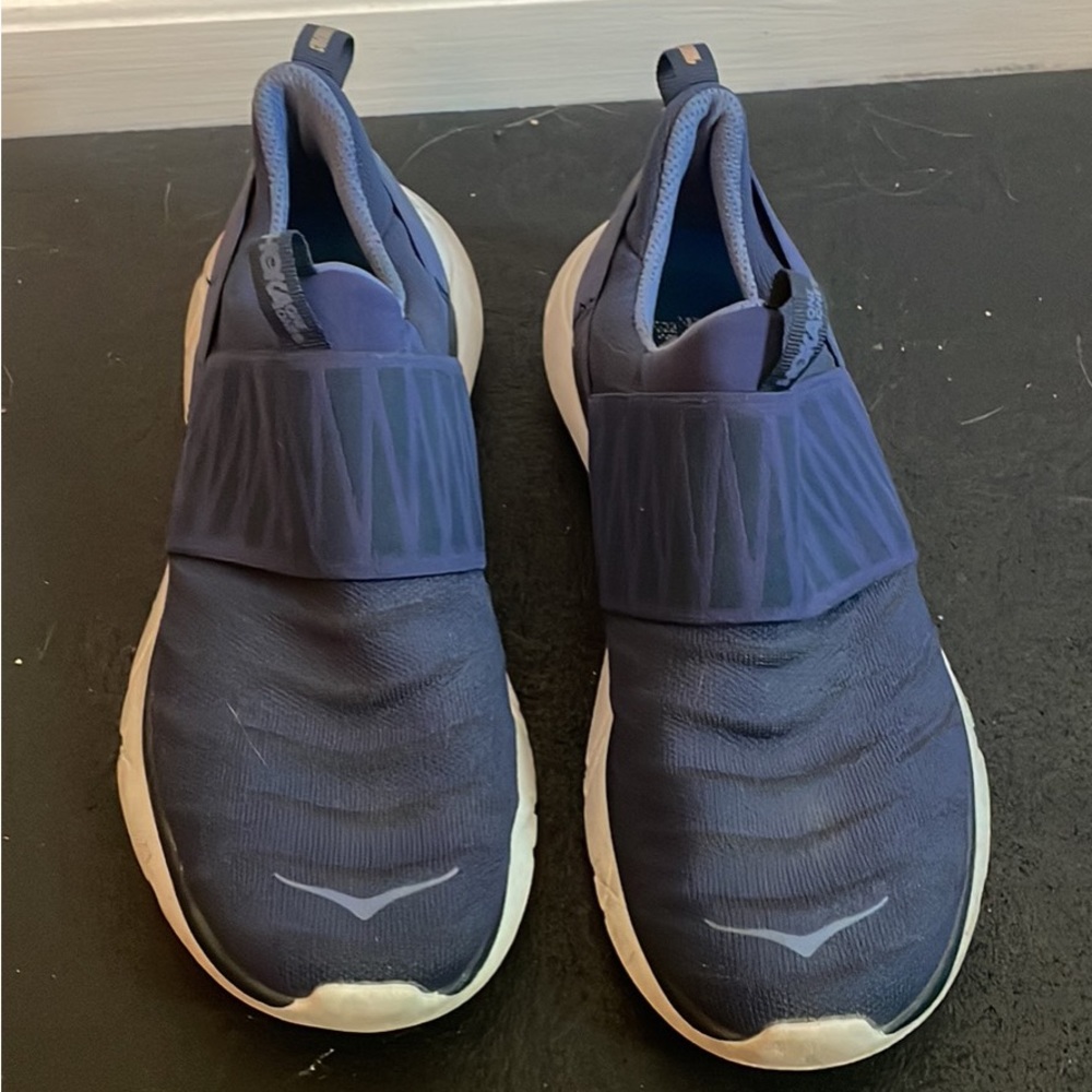 HOKA ONE ONE - Slip on Hupanas Size 7